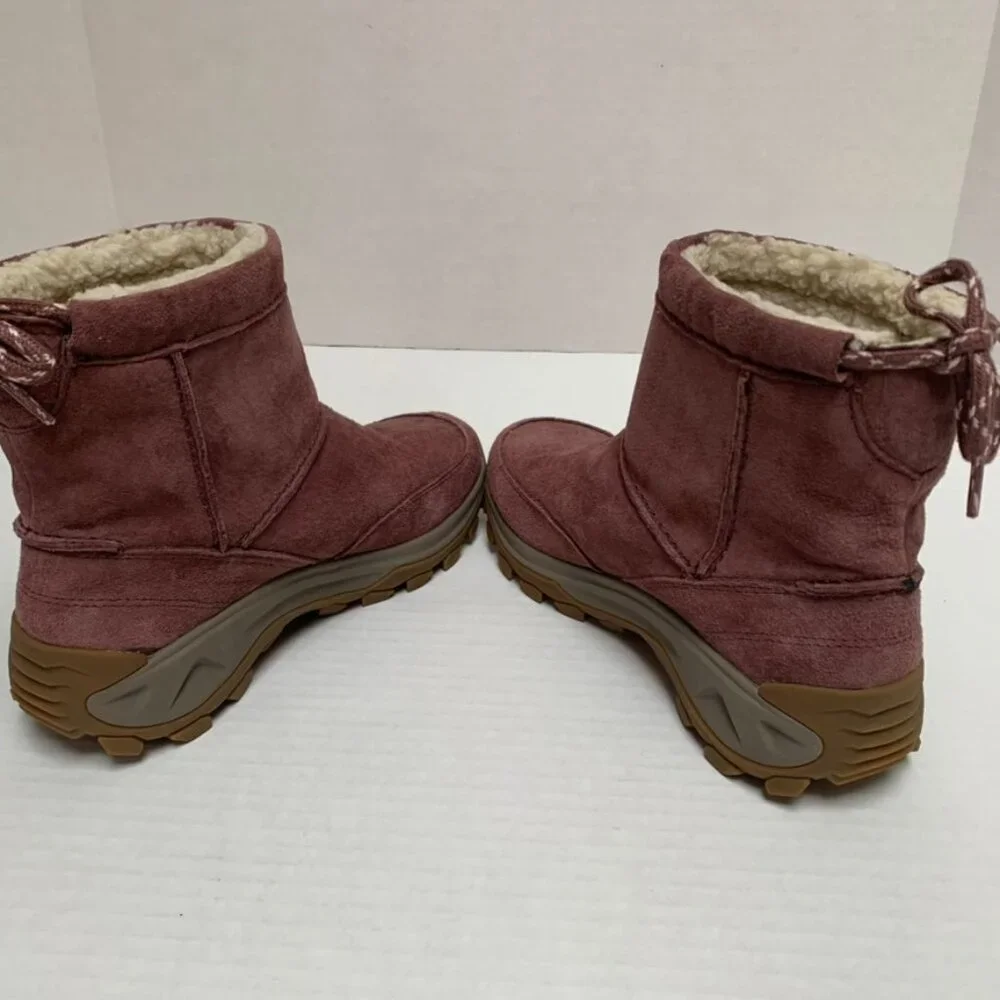 New without Box Merrill womens Size 8.M Pull on Suede Boots